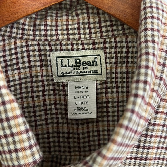 L.L. Bean men’s long sleeve button down. - Picture 2 of 4